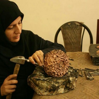 هنر و اشتغال، ره‌آورد تلاش 10 ساله بانوی قلم‌زن ملایری