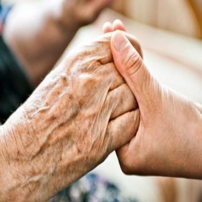 ارائه خدمات کمیته امداد استان به 33 هزار سالمند همدانی