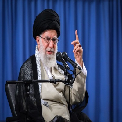 امام خامنه‌ای: طرح آمریکایی معامله‌ی قرن، قبل از مردن ترامپ خواهد مُرد/ هرکس به ایران علاقمند است باید در انتخابات شرکت کند