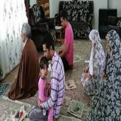 اقامه نماز جماعت دونفره چه تاثیری بر روابط زوجین دارد؟/نماز جماعت خانوادگی تمرین پایبندی کودکان به نماز